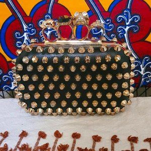 COPY - Four Finger Ring Skull Clutch